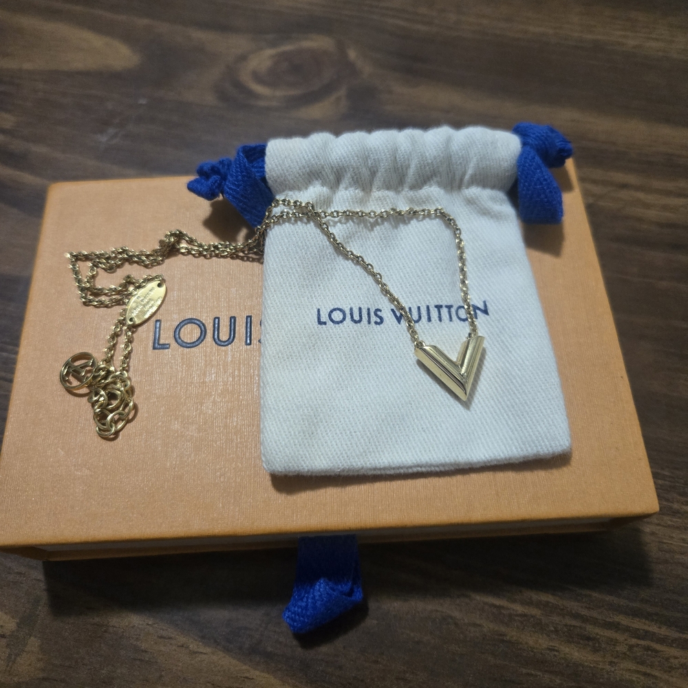 Louis Vuitton Gold V Pendant Necklace